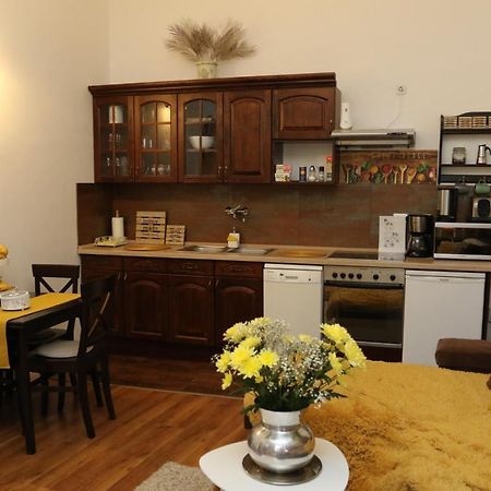 Hedi Apartman Miskolc Exterior foto